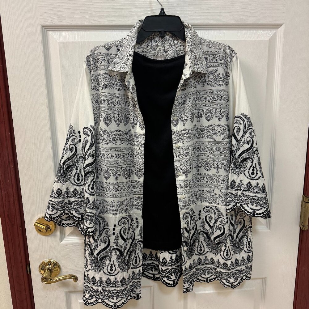 Chicos Brand Cream & Black embroidered shirt jacket Size XL / 3